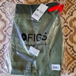 Figs olive green Zamora scrub pants size medium. NWT